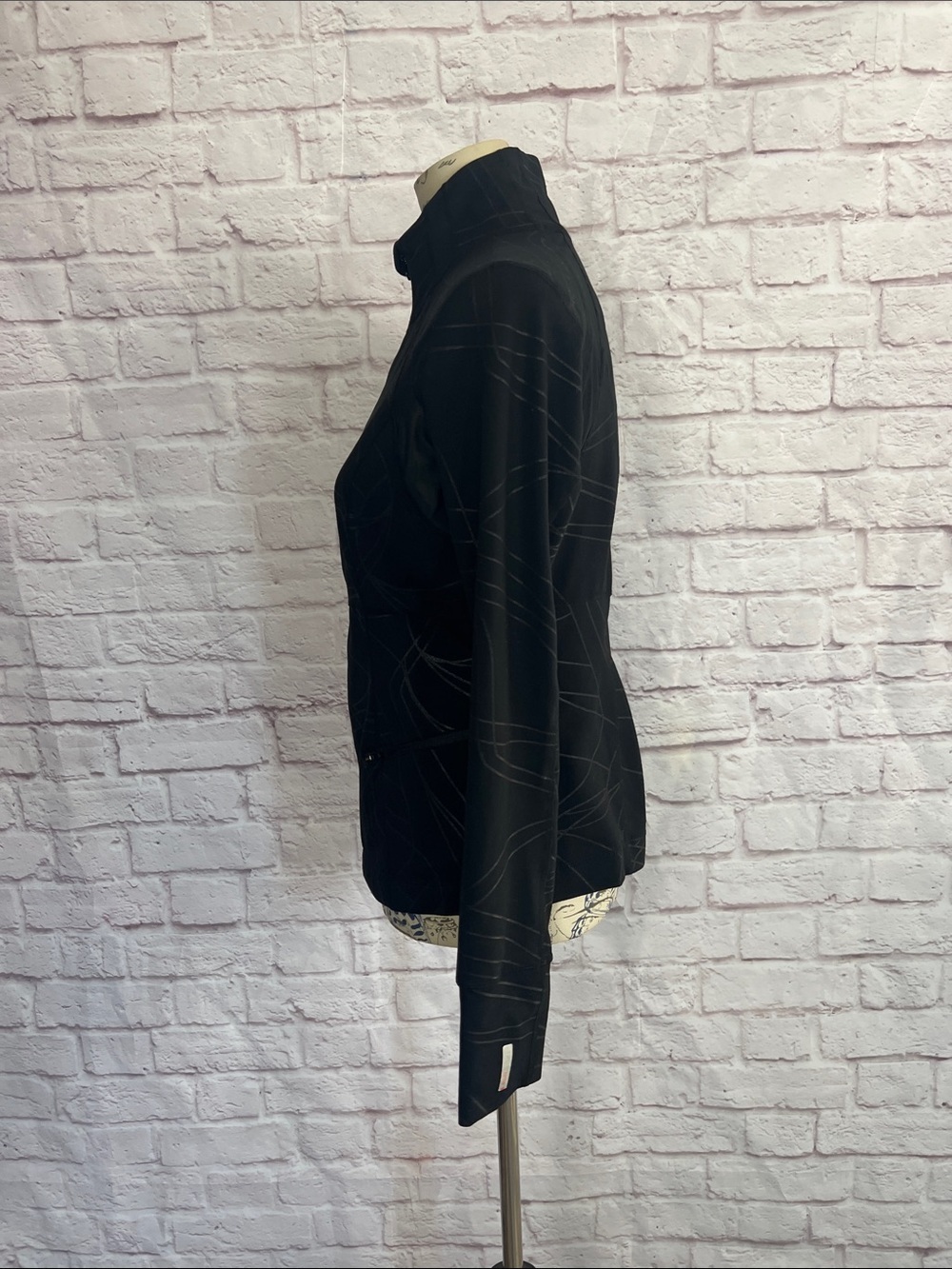 Zella Black Patterned Zip-Front Performance Jacket - Picture 9 of 10
